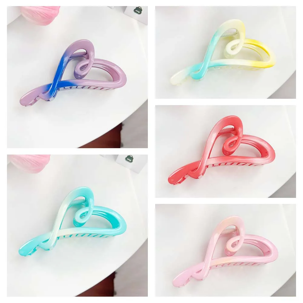 Coreano Y2K Style Love Heart Hair Claw accessori per capelli Hollow Love Heart coreano Hair Claw Headwear Barrettes Heart Hair Clips