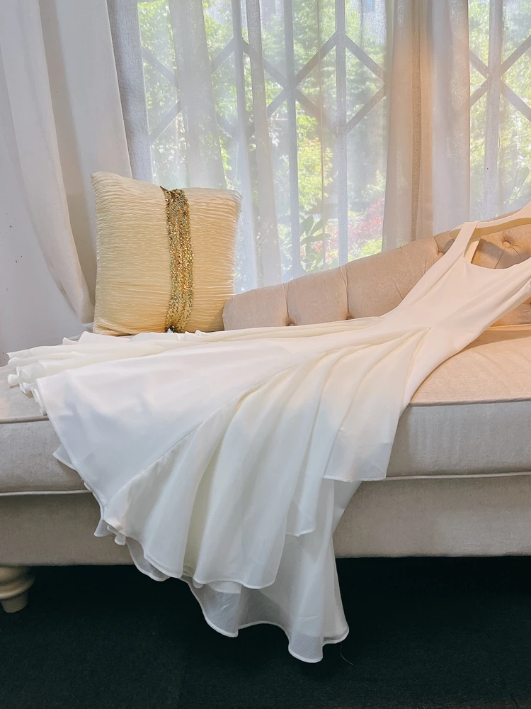 ชุดเดรสยาวสีขาวแบบสายเดี่ยวสำหรับผู้หญิง ดีไซน์ใหม่ สไตล์หรูหรา แนวบัลเล่ต์ กระโปรงยาว ชุดราตรี