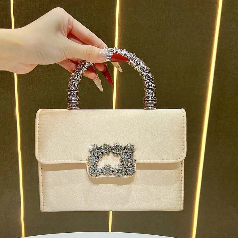

Luxury Diamonds Evening Bags Elegant Satin Women's Bag New Metallic Handle Designer Handbags Crystal Wedding Party Clutch Ladies