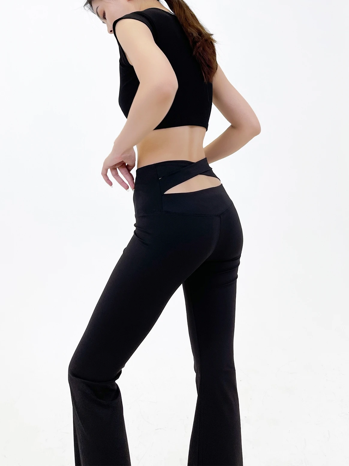 Spodnie do jogi z wysokim stanem, model supermodelki, wydłużone, rozszerzane, elastyczne, do noszenia na co dzień, efekt wyszczuplający, mieszanka poliestru i bawełny.