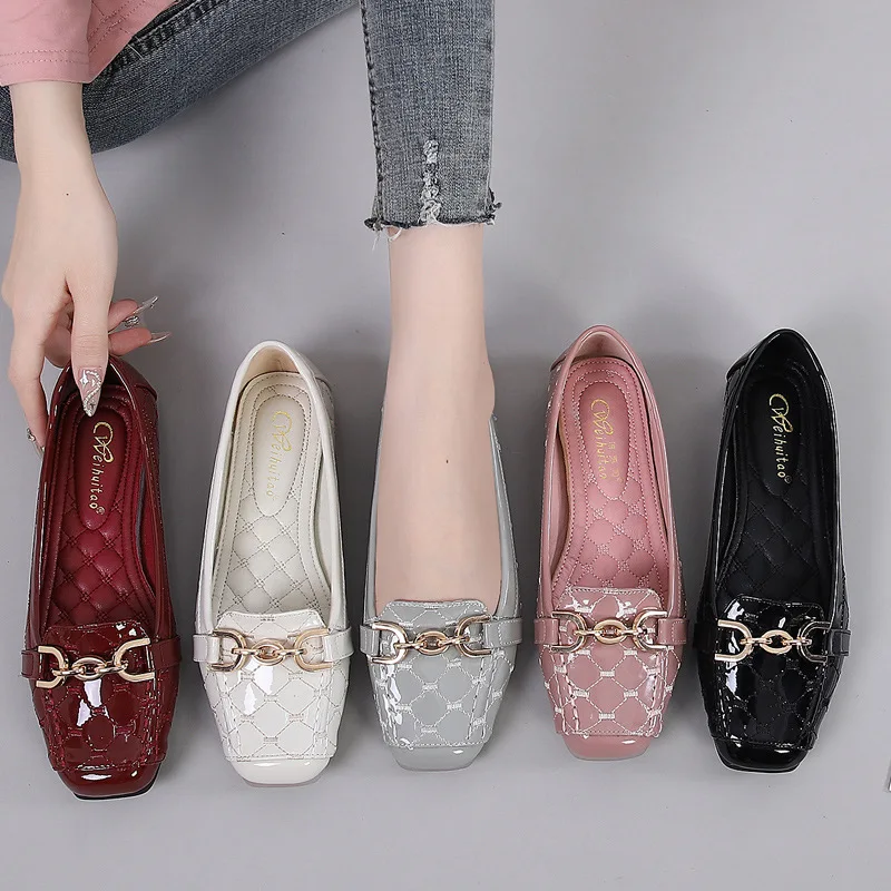 

2024 New Lacquer Leather Single Shoes Women's Solid Color Metal Decorative Square Headed Flat Shoes Shallow Mouth Women's Shoes