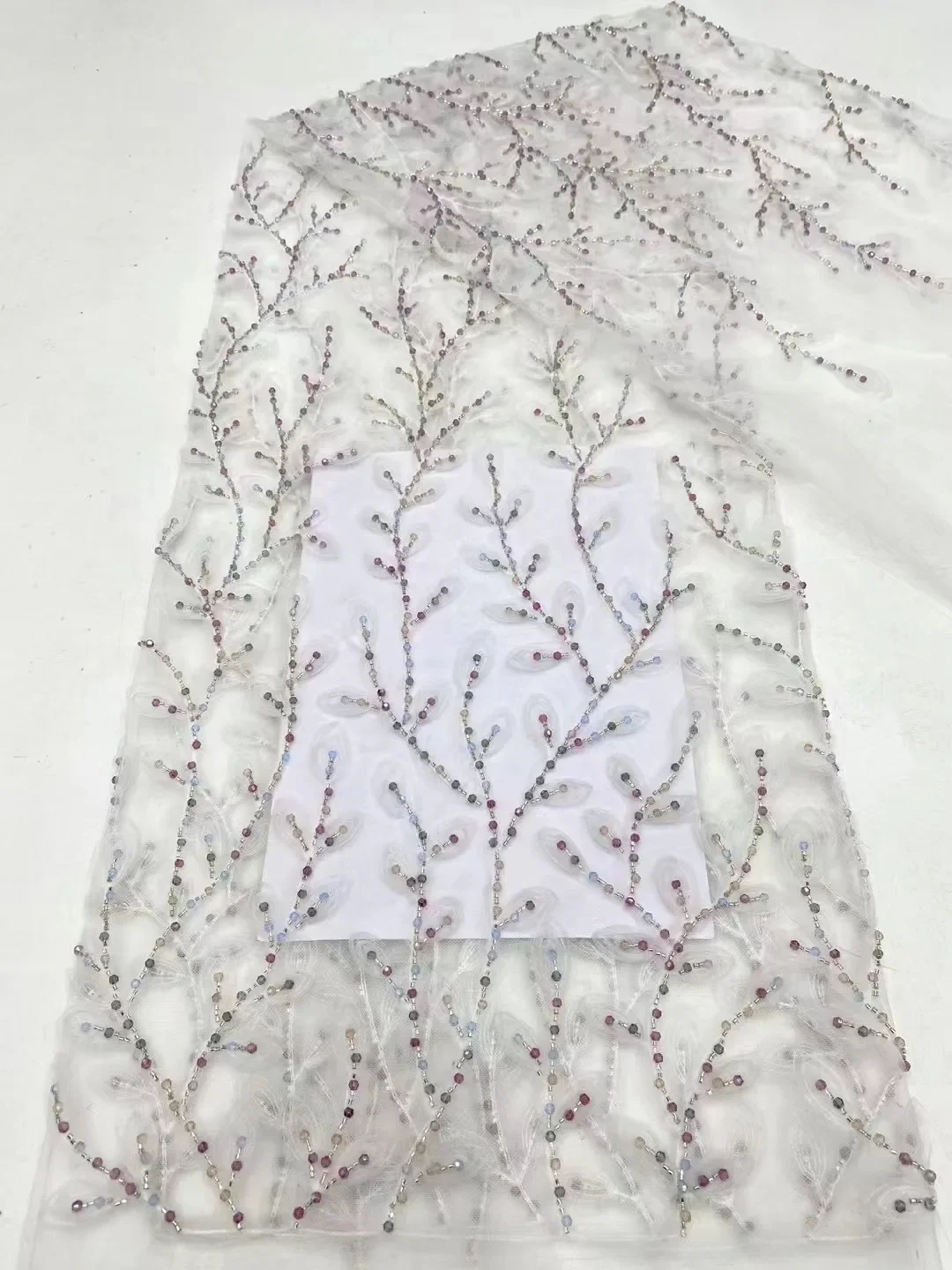 

New African lace fabric from Nigeria, high-quality hand-embroidered fabric for French wedding party gowns， beaded lace fabric