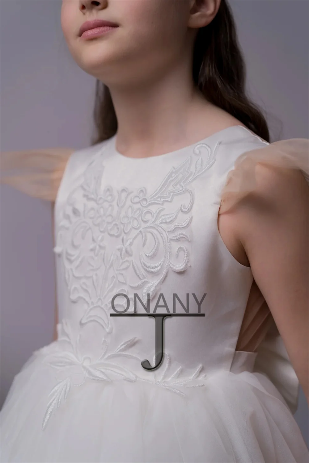 Jonany-vestido de flor chique para menina, apliques florais, laço, ilusão traseira, vestido de baile princesa