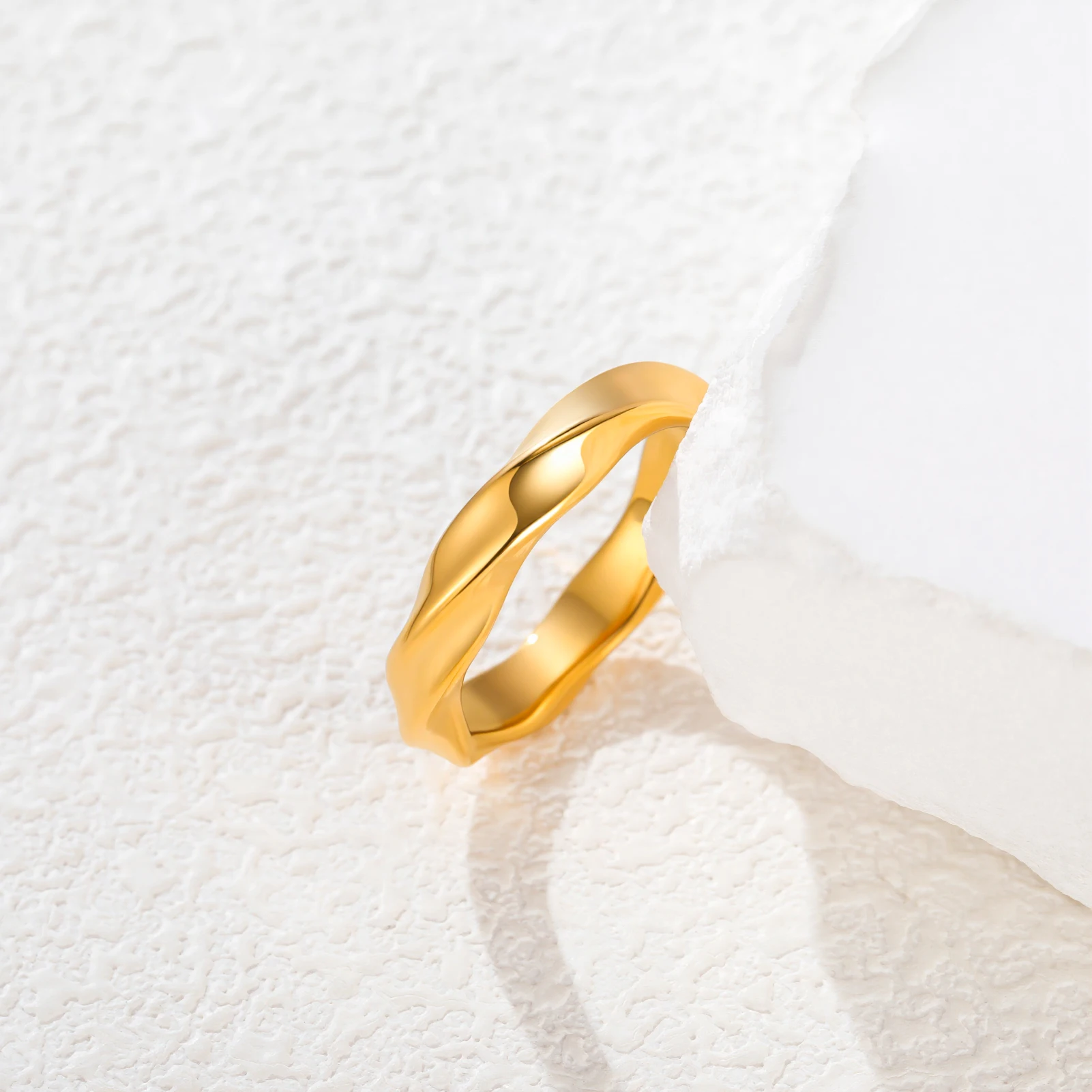 Kkjoy Möbius-Ring aus Edelstahl, goldfarben, silberfarben, gedrehtes Band, minimalistisch, für Paare, trendiger Schmuck, Geschenke, verschiedene Größen für Männer und Frauen – Detail 7