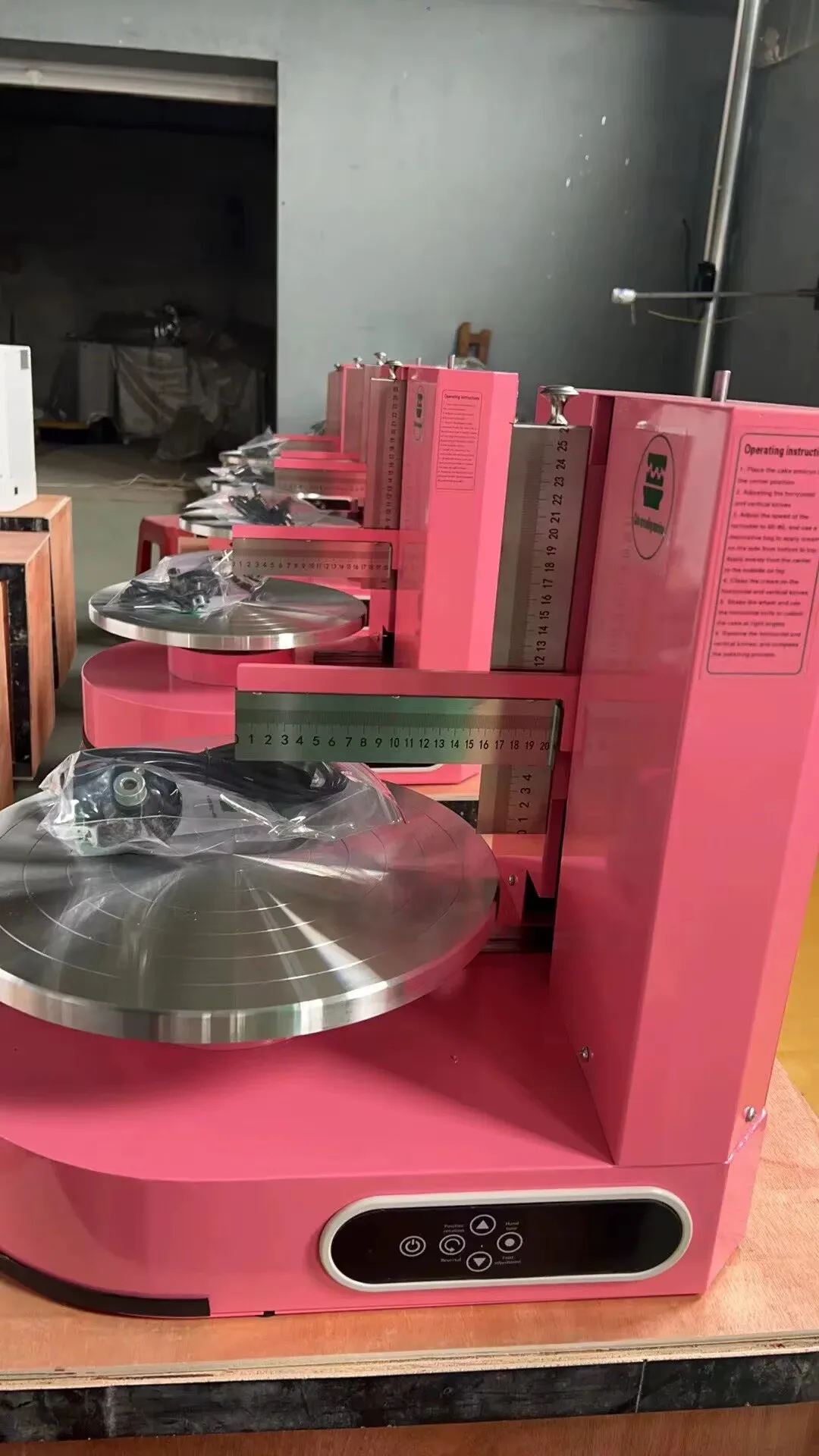 

Электрическая машина для размазывания крема для кондитерской, оборудование для выпечки с регулируемой скоростью, машина для выравнивания крема