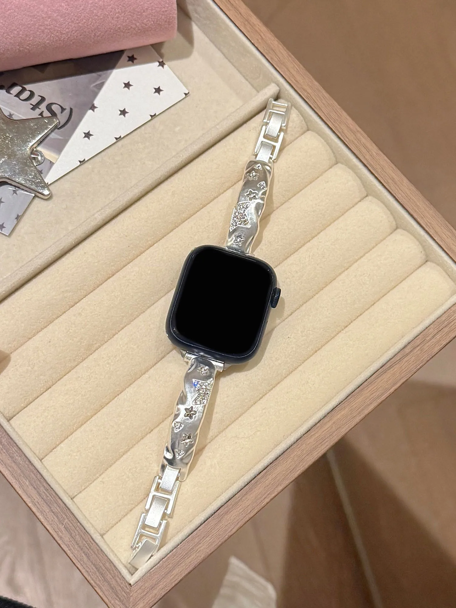New star-shaped metal strap for Apple Watch Band Women Series S11/10/8/7/6/5/9 40mm 41mm 38mm 42mm 44mm 45mm 46mm