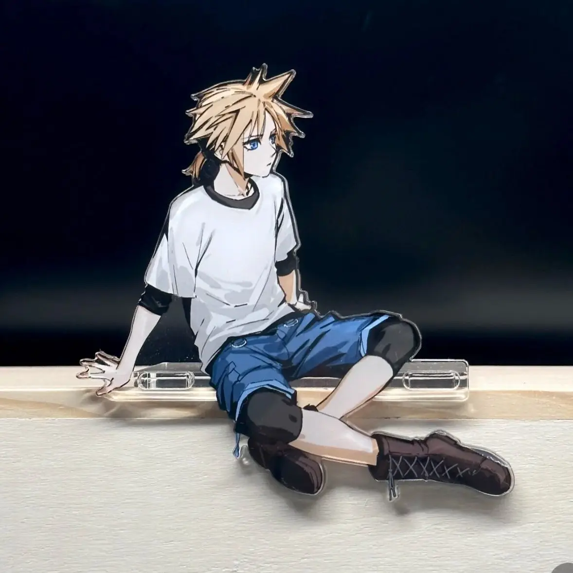 FF 7 لعبة الأجهزة الطرفية سحابة الشكل الجلوس الموقف مكتب الحلي الصغيرة الحديث Sephiroth عمال الدائمة لوحة تحصيل اللعب