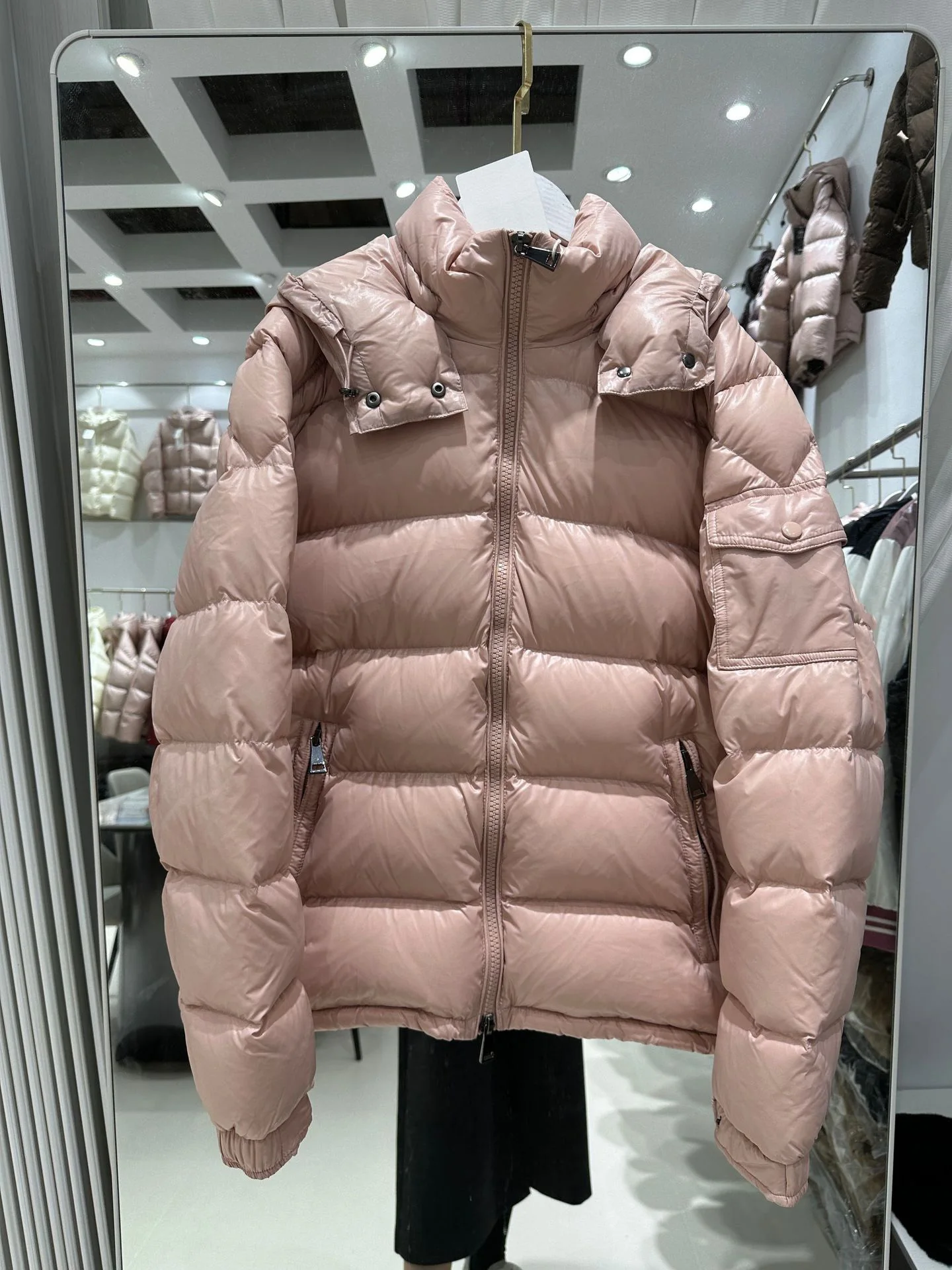 لامعة مقاوم للماء خالية من الغسيل المرأة سترة منفوخة 2025 جديد قصير فضفاض مقنعين أسفل سترات سميكة معطف الشتاء الدافئ