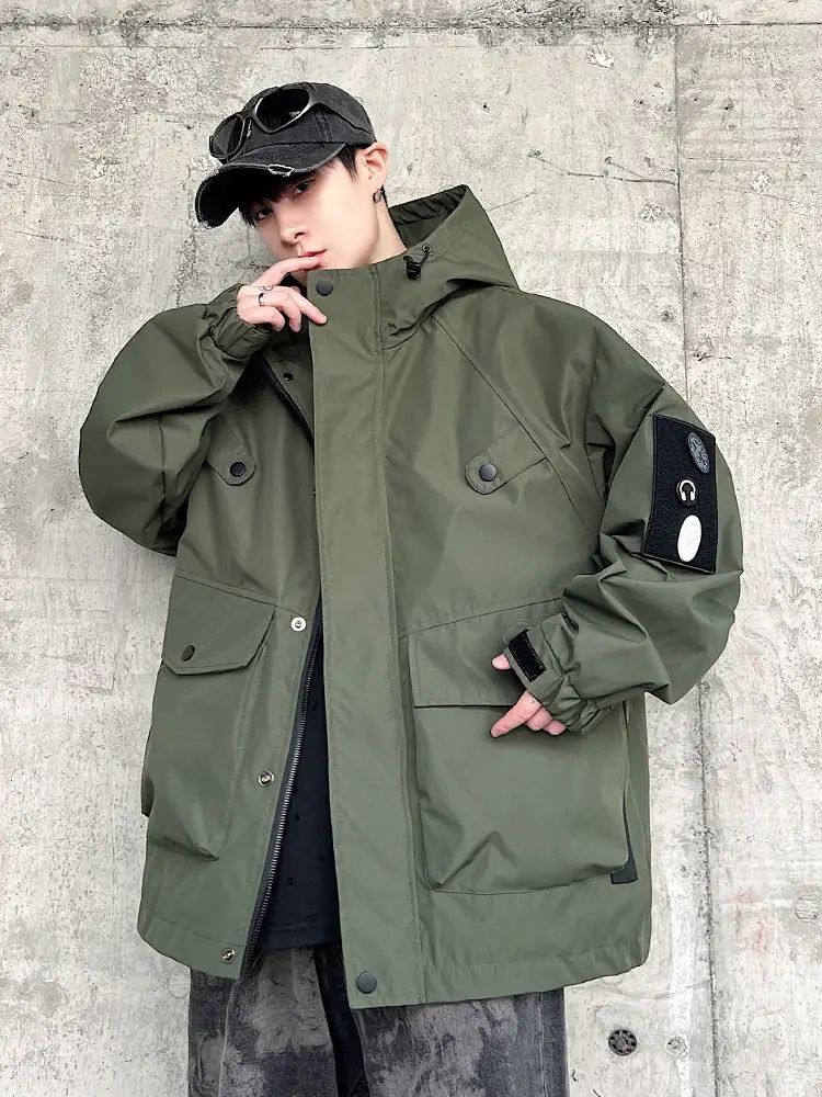 

Large Size Men's Jaet with Metal Sve Patches And Big kets Hooded Windproof een Workwear Jaet Youth Faion