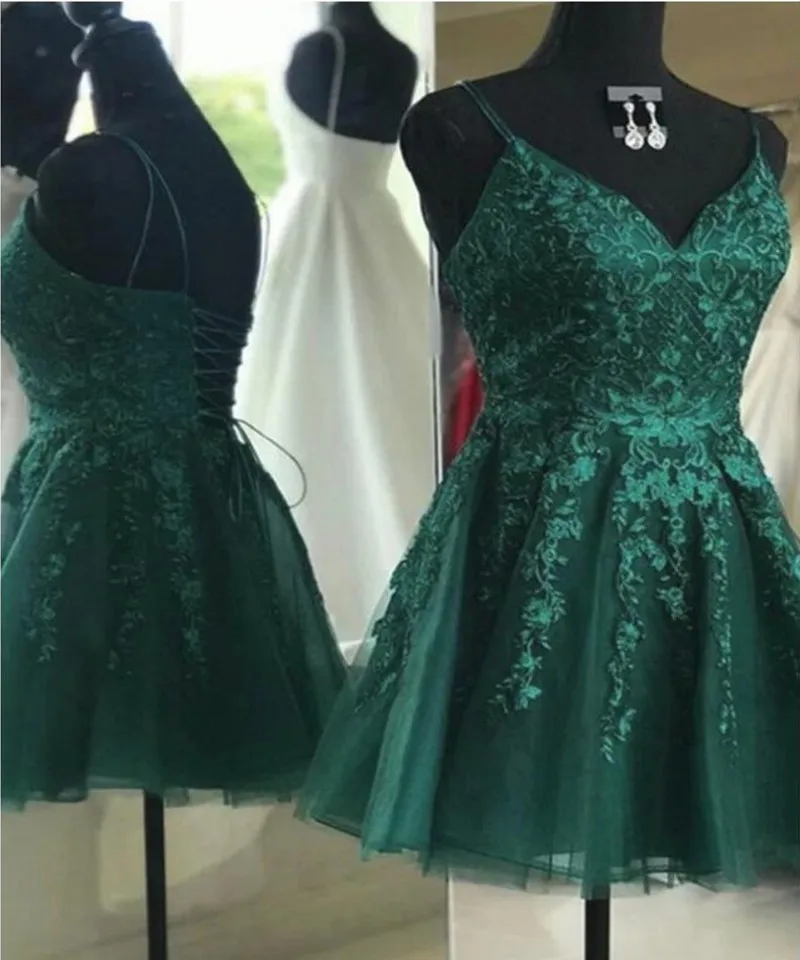 

Dark Green Short Mini Prom Party Dress V-neck Straps Lace Criss Cross Back Homecoming Graduation Gowns Robe De Soiree