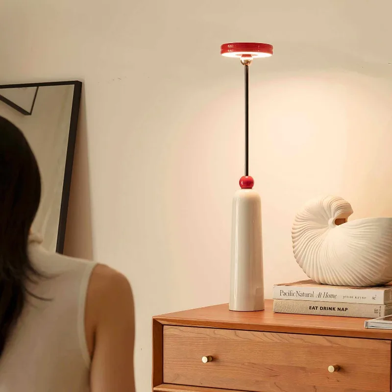 Bedside charging table lamp Overseas living room telescopic table lamp Modern minimalist creative art High-end bedroom floor