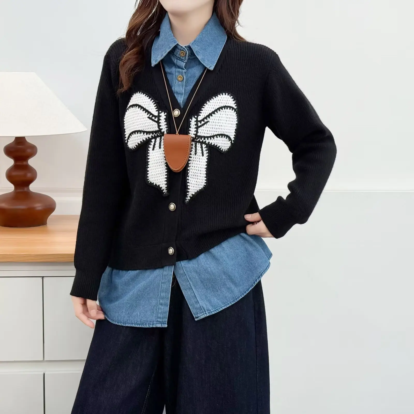 XXXXL موضة حجم كبير البلوزات النسائية 2025 الخريف الشتاء الملابس الكورية نمط Stylishl القوس محبوك وهمية قطعتين سترة