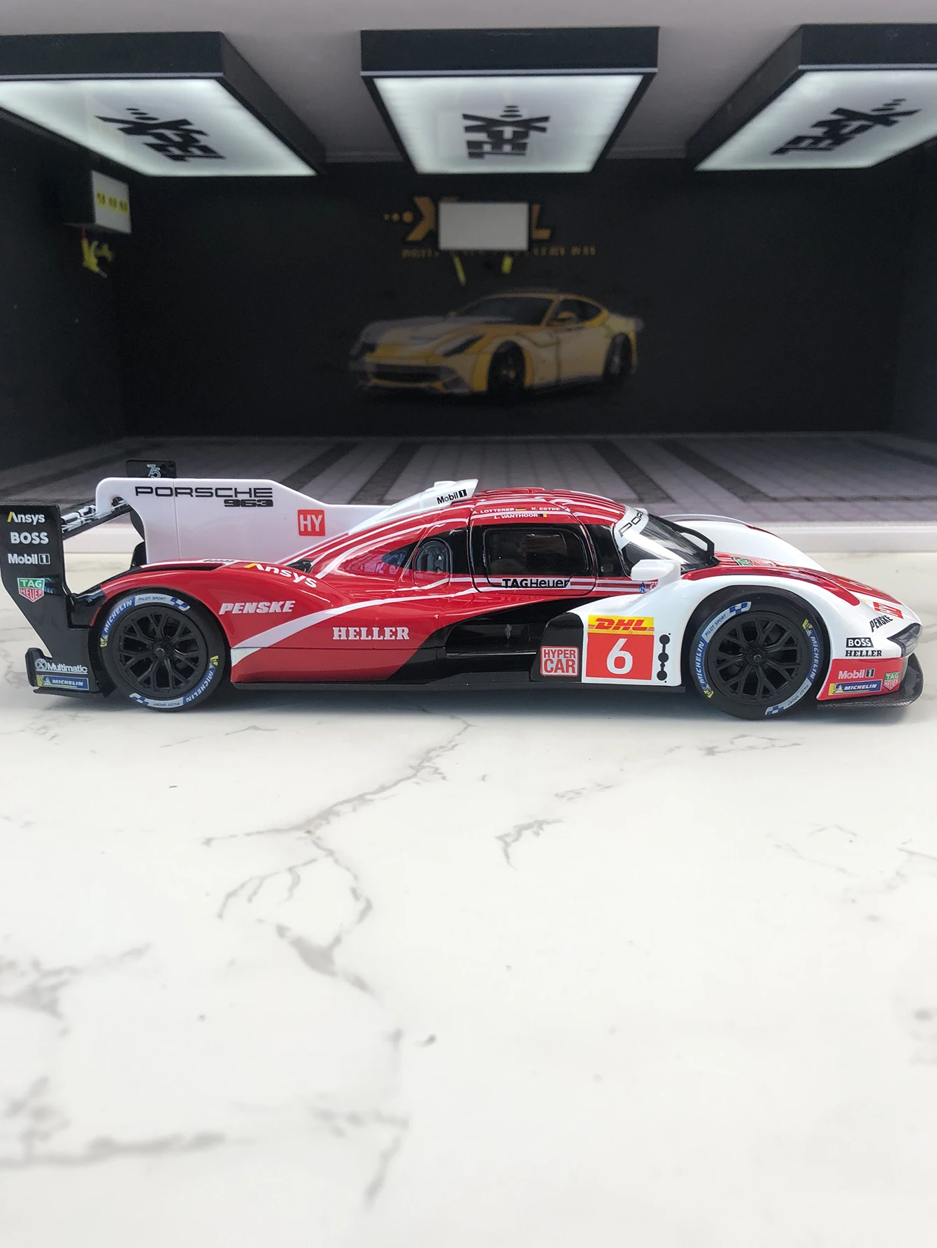 Bburago 1:24 Simulation Zinklegierung Porsche 963 # 6-Modellauto, statisches Ornament, Geschenkauto zum Sammeln aus Metall