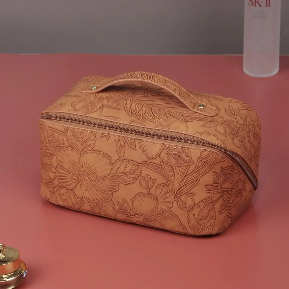 Borsa cosmetica da viaggio in pelle PU a prova di schizzi portatile piatta Vintage goffrata 3D borsa per il trucco di grande capacità