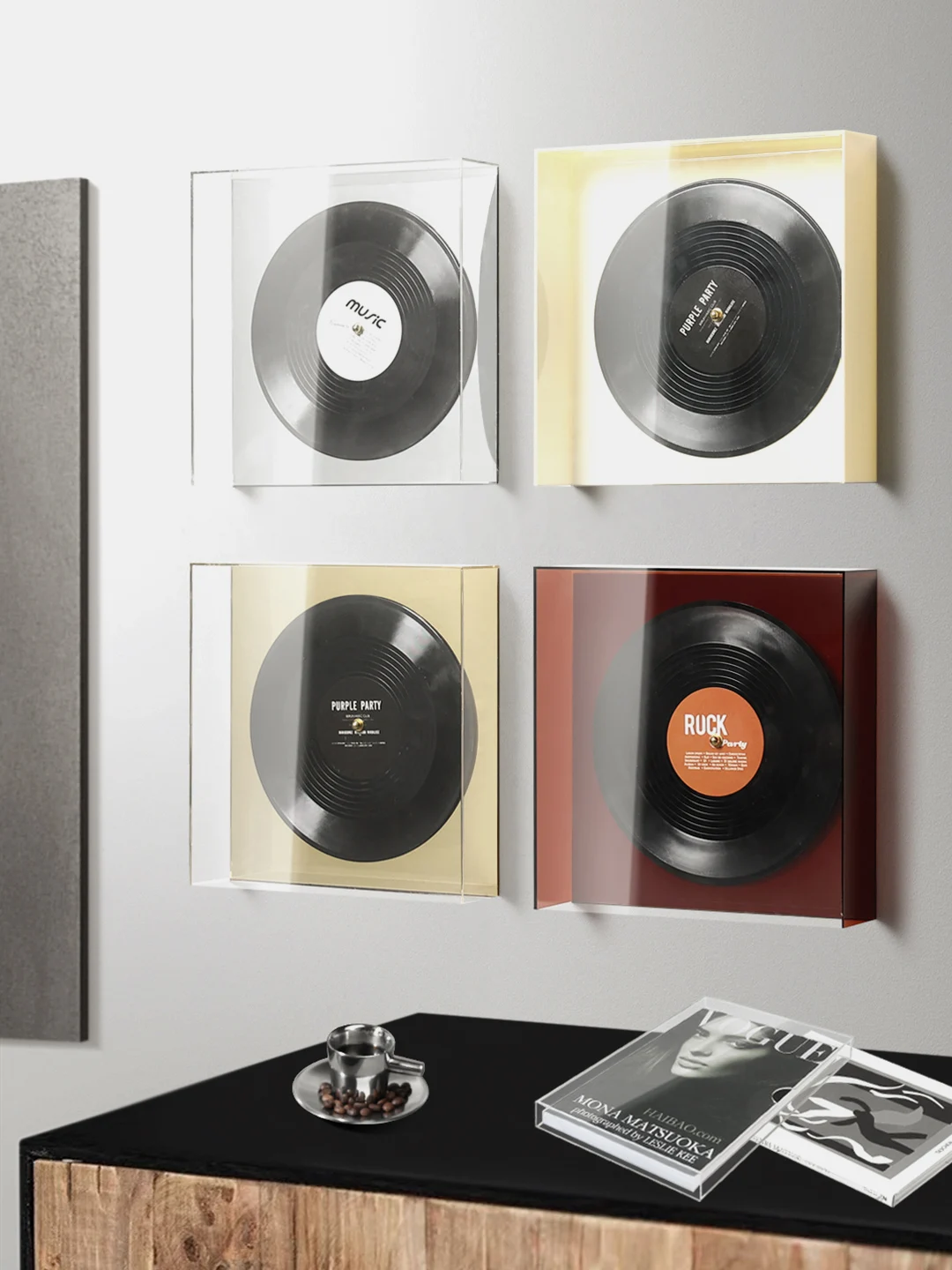 

Vintage Nostalgic Vinyl Record With Acrylic Box Ornament Classic Sentimental Home Hotel Office Showroom Soft Decor Furnishings