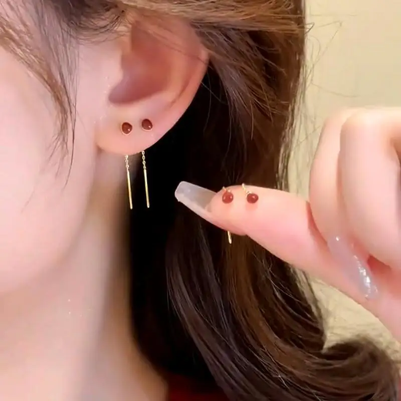 Simplicity Personality Luxury at a moderate level High-end feeling  Exquisite Red Wisteria Bean Tassel  Alloy Eardrop