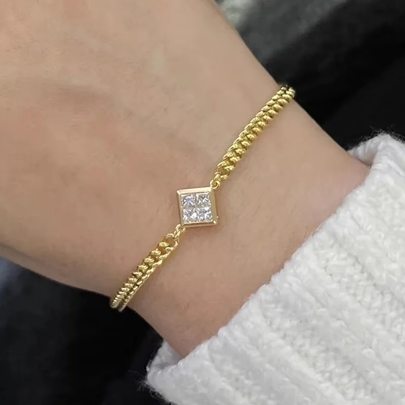 Huitan Goldfarbenes modisches Armband für Damen, Verlobungszeremonie, Accessoires, heller Zirkonia-Schmuck für den Alltag