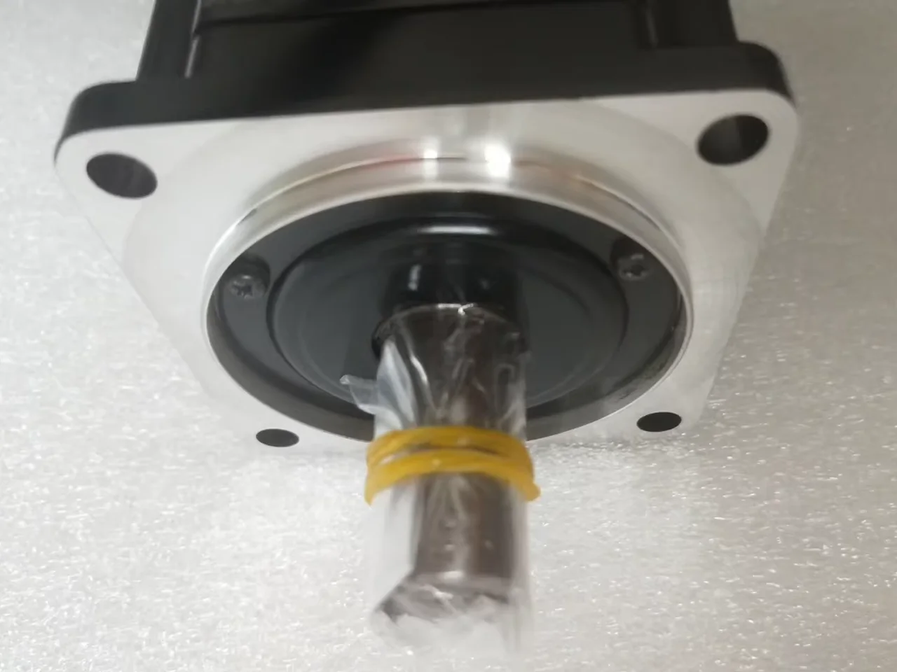 

SGMAH-01A1A2B Brand New Servo Motor Original Genuine，Fast shipping，SGMAH 01A1A2B