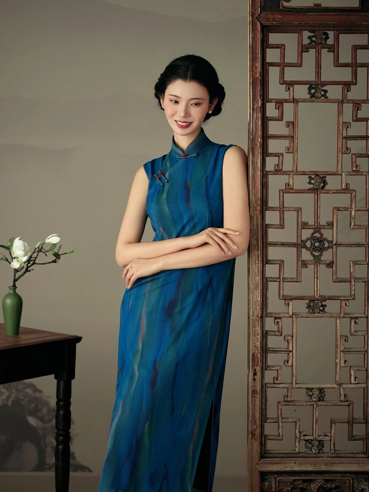 

2026 New Vintage Chinese Style Portrait Photography Costume Classical Eastern Aesthetic Studio Lighting Traditional