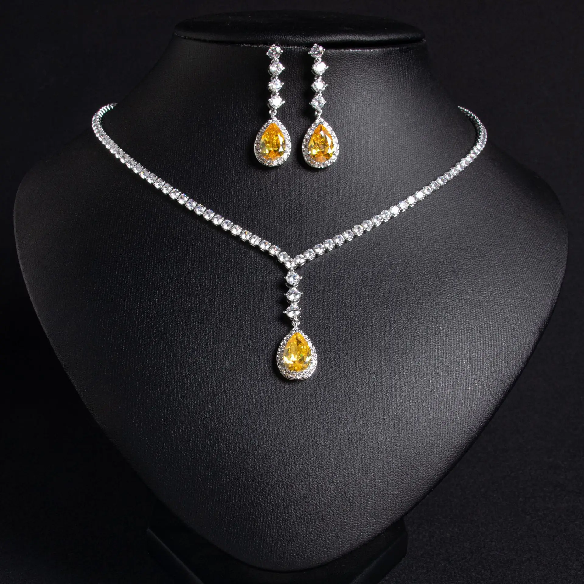 

Luxury Water Drops Ladies Jewellery Zirconia Set Necklace Earrings Hundred Wedding Party Prom Gift Dress Accessories M-314