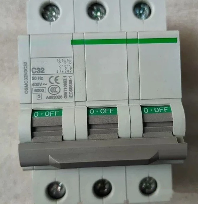 Brand New OSMC32N3C32 Circuit Breaker 32A 3P Fast Delivery
