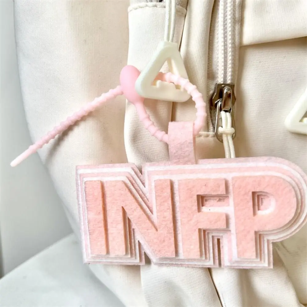 

Брелок для ключей с милой буквой MBTI, красочные стили, корейский стиль, нетканый кулон, брелок для ключей, подвески 16, индивидуальный брелок для ключей, подарок