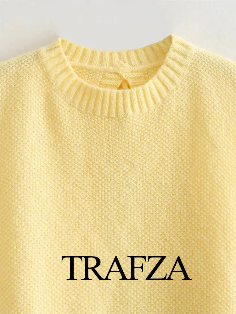 TRAFZA Spring Women\'s Knitted Backless Tie Short Knitted Top Retro Round Neck Sleeveless Solid Color Women\'s Casual Street Vest