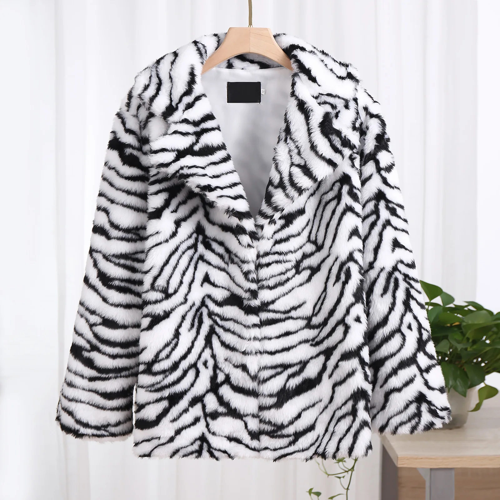 

White Long Faux Fur Coat Women Autumn Winter Large Jacket Overcoat Tiger Stripe Pockets Thick Coat Warm Jackets Maxi Coats