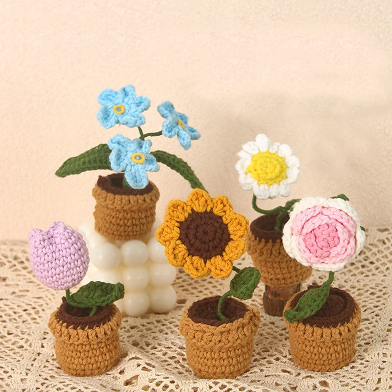 Hand-crochet artificial flower Rose tulip flower mini potted flower office decoration woolen finished product woolen yarn bonsai