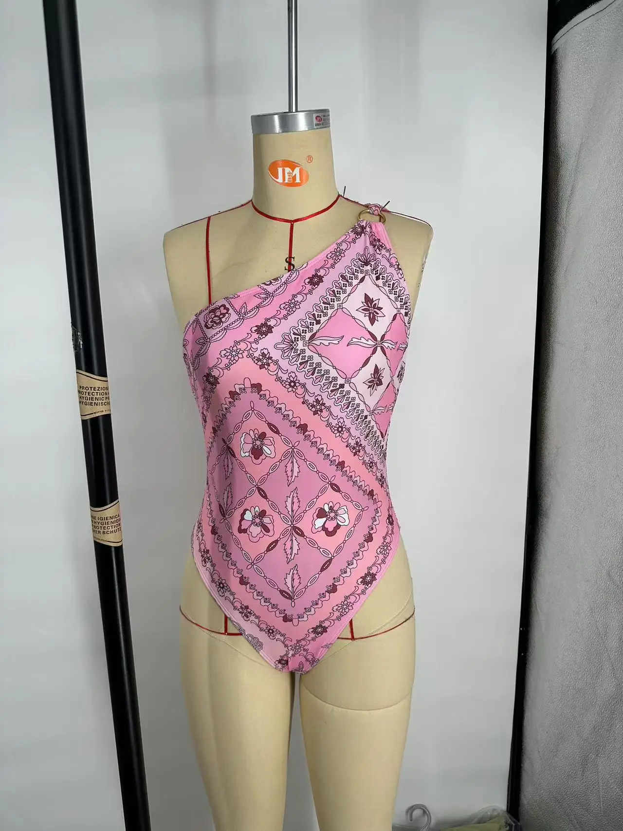 Traje de baño con bufanda 2025, bikini rosa, traje de baño a rayas, traje de baño con patrón abstracto, ropa de playa de una pieza con bufanda de seda