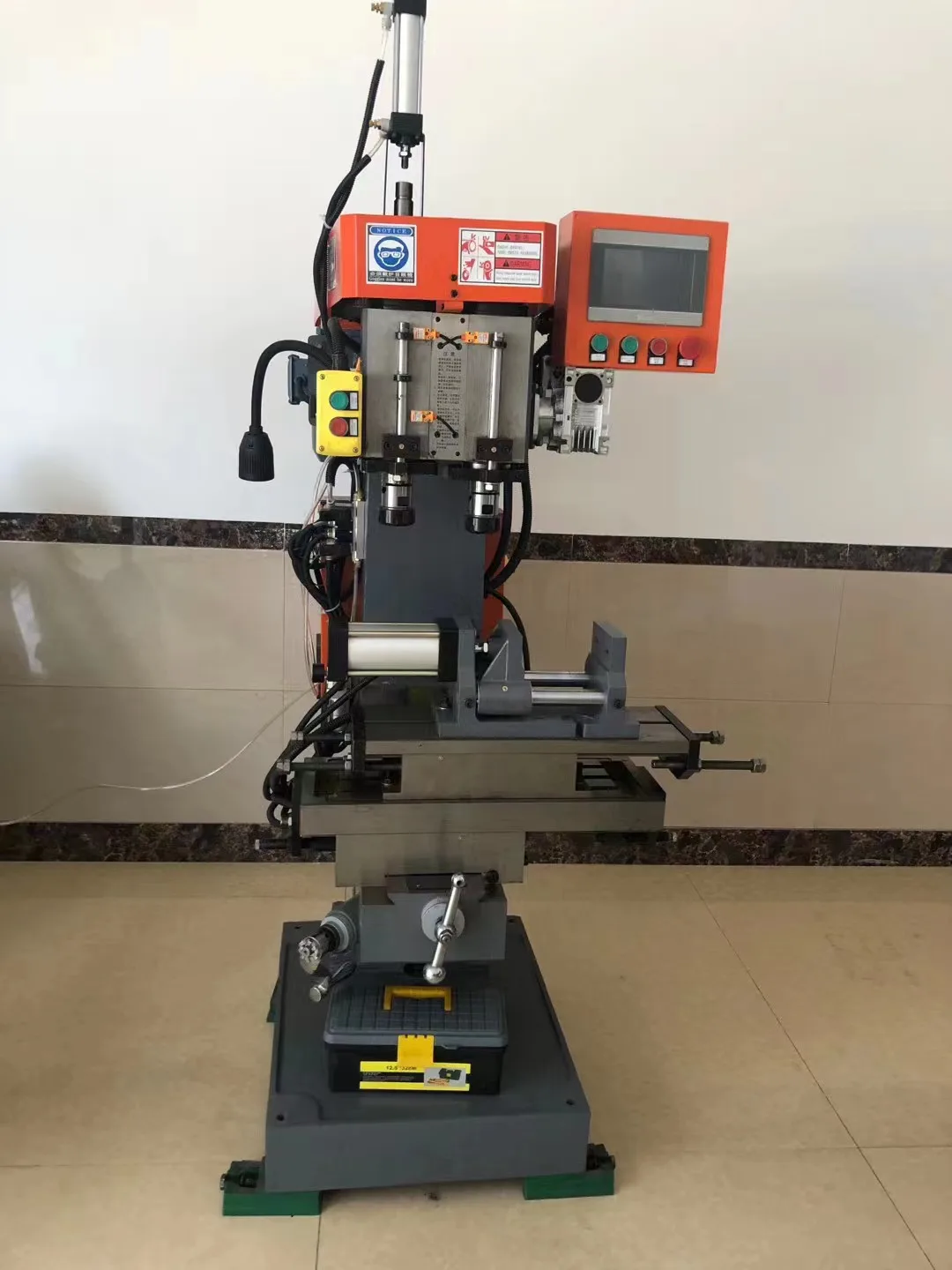 Automatic drilling and tapping machine diameter 32 mm radial twin axis drilling and tapping machine