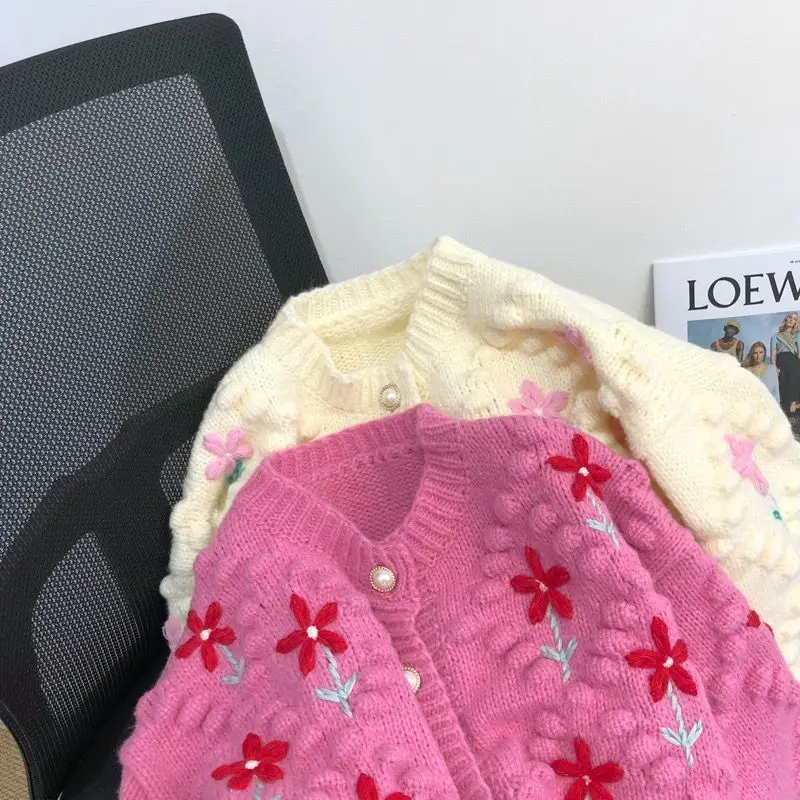 2025 Autumn and Winter Fashion New Women's Elegant Knitted Loose Cardigan Single Breasted Retro Three-dimensional Flower Sweater