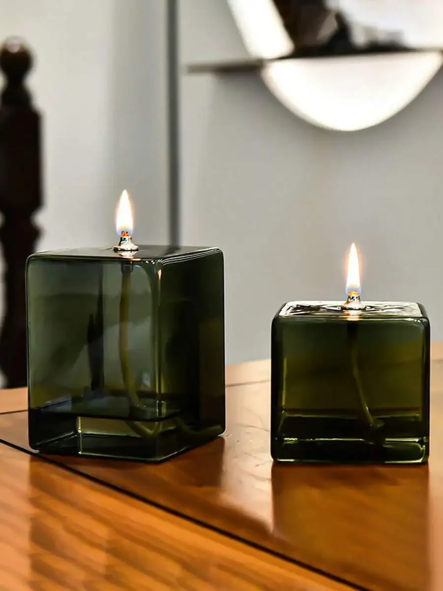 

1PC Creative Green Square Glass Oil Lamp – European Style Decorative Smokeless Ghee/ Lamp For Home, (Liquid Fuel Not Included)