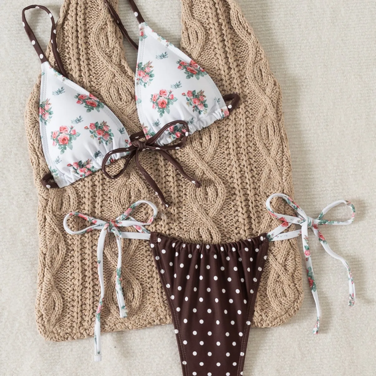 Сексуальное бикини с разрезом на шее и цветочным принтом в горошек, новинка 2023 года