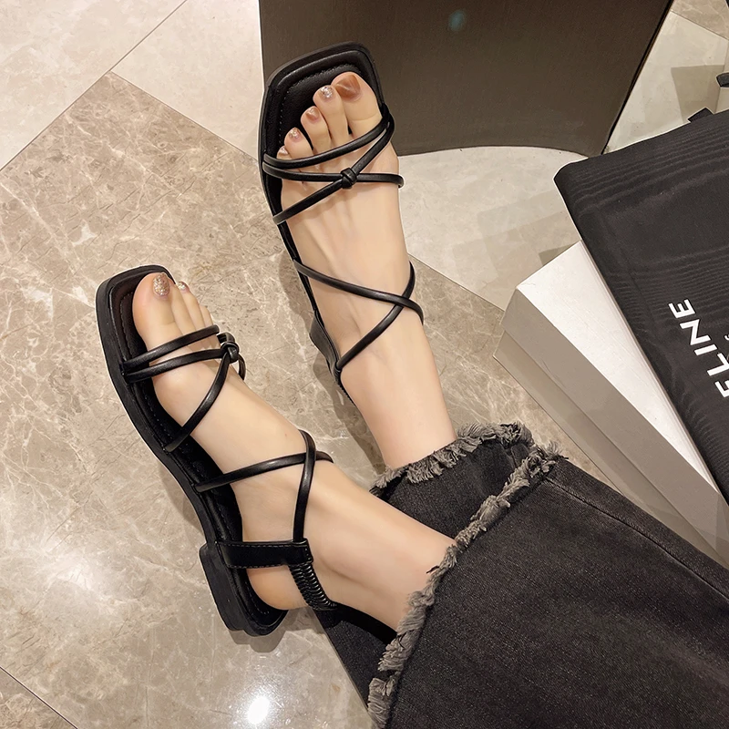 أحذية شاطئ صيفية جديدة ذات شريط رفيع على الطراز الخيالي للنساء متعددة الاستخدامات ونعل مسطح غير قابل للانزلاق ونعل متقاطع من كلمة واحدة شباشب رائعة بنعل ناعم #3