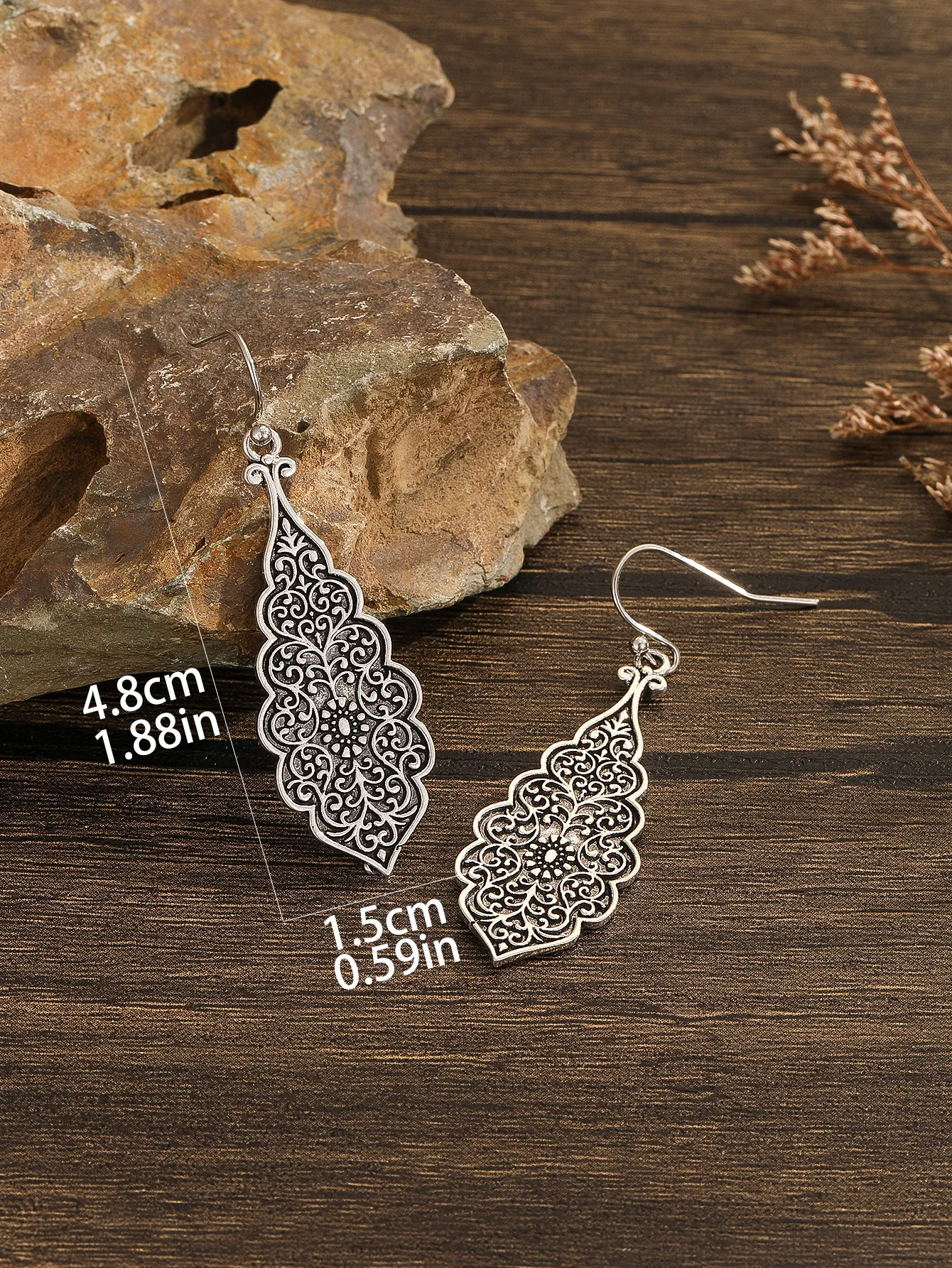 Gorgeous leaf/flower design long earrings for women\'s vintage fashion wedding party jewelry