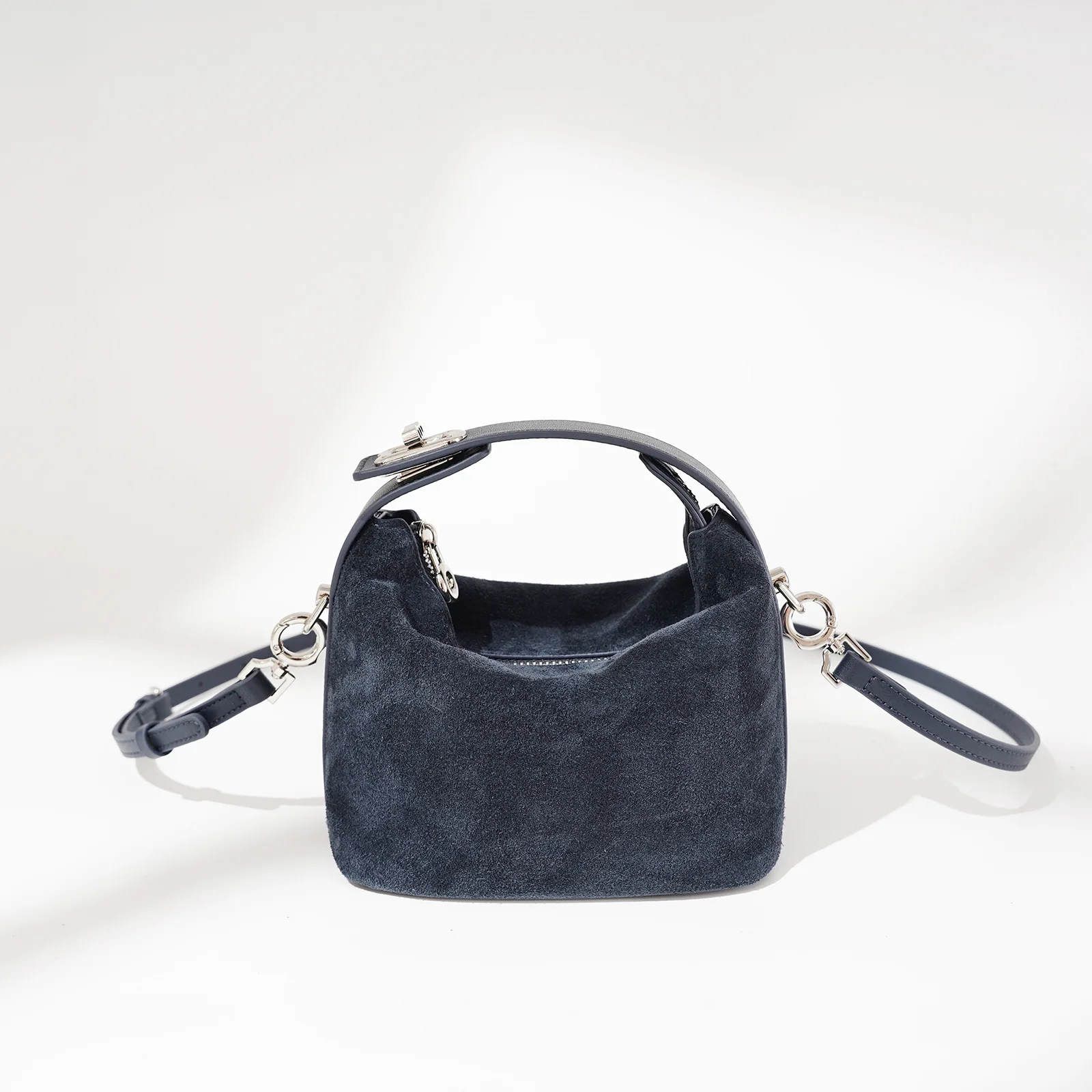 

New Korean Style Solid Color Frosted Underarm Bag Simple Casual Shoulder Crossbody Bag Autumn Winter Tote for Women Daily Use