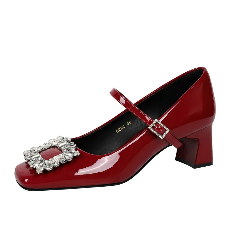 Дизайнерские женские туфли Мэри Джейн со стразами, весна-осень 2021, модные туфли на свадьбу, танцевальной вечеринке, Fangtou, глянцевая лакированная кожа