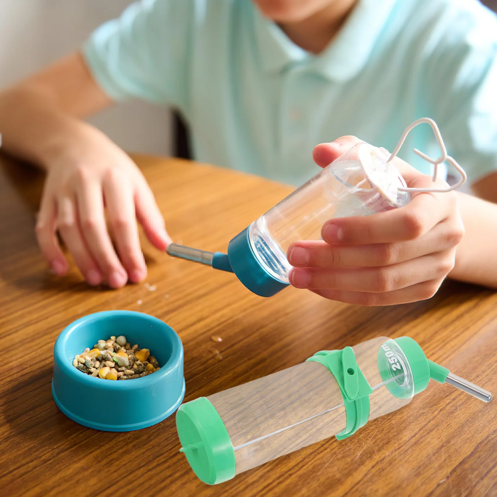 

5pcs 250Ml Leakproof Pet Water Dispenser Non-Drip Hanging Bottle For Hamsters Rabbits Chinchillas Squirrels Small Animal