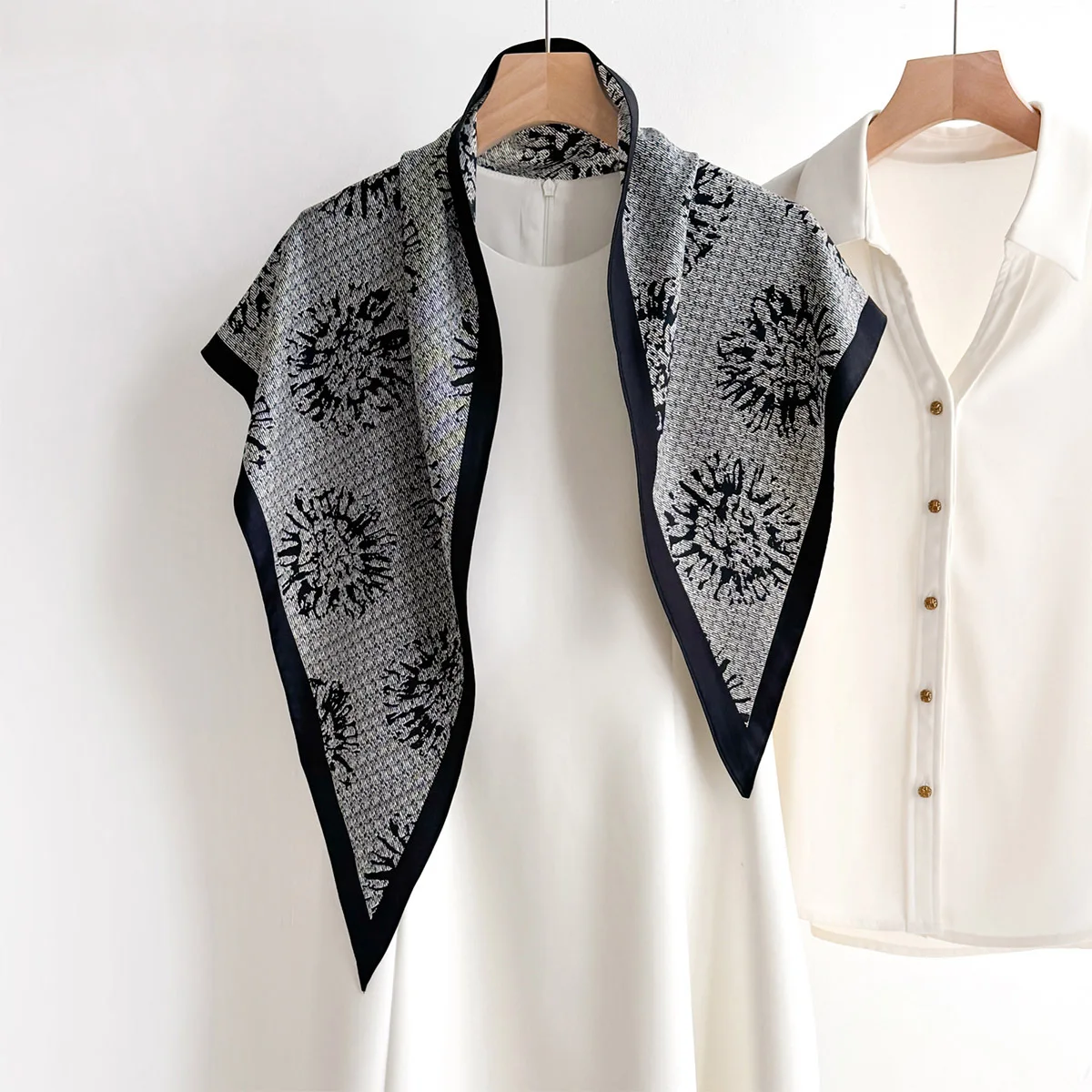 

Printed Square Scarf For Women Soft Satin Imitation Silk Scarves Luxury Hijab Neckerchief Elegant Shawl Wraps
