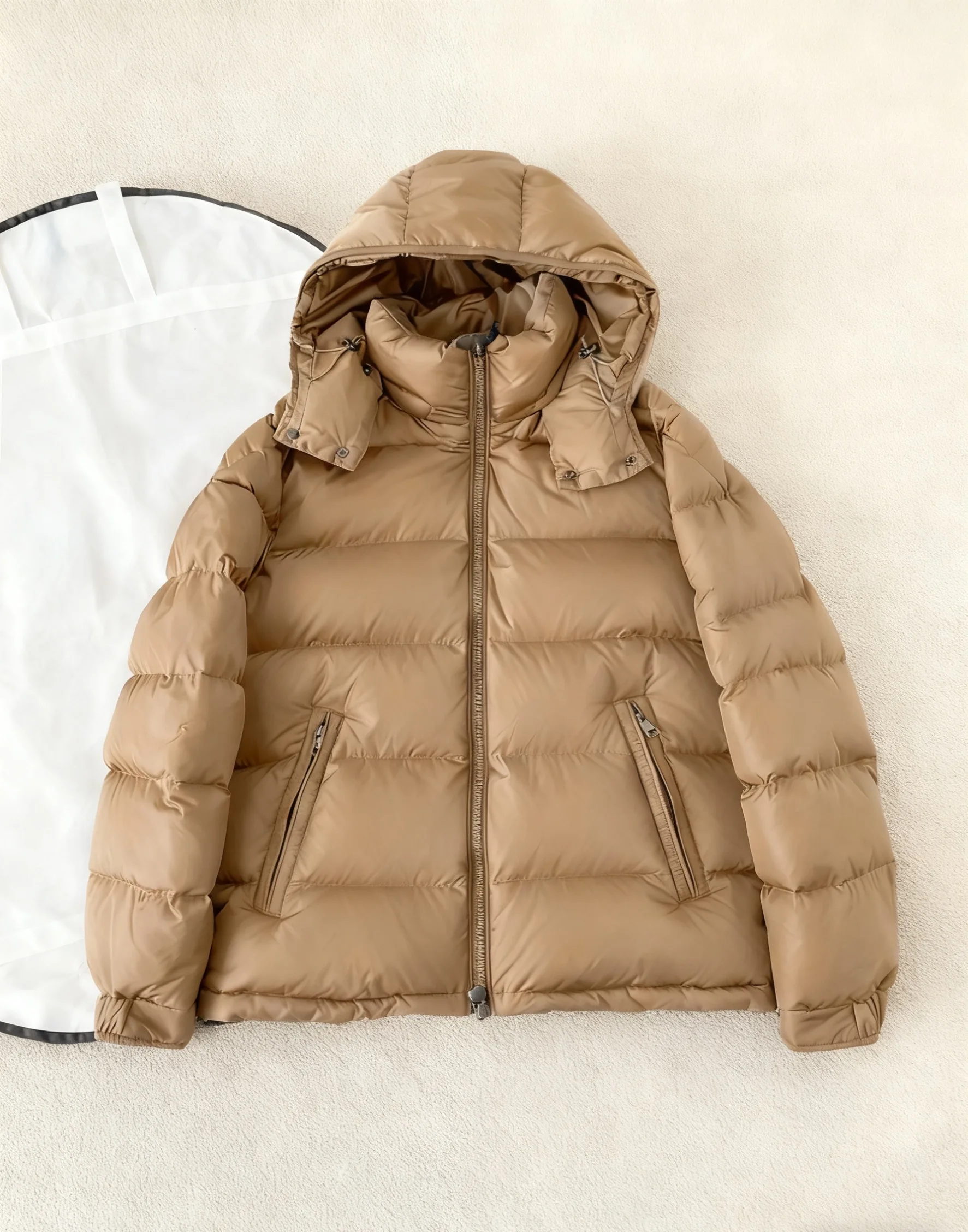 

2025 Winter Beige Short Puffer Jacket Men/Women Hooded Warm Quilted Coat Fashion Casual Down Jacket
