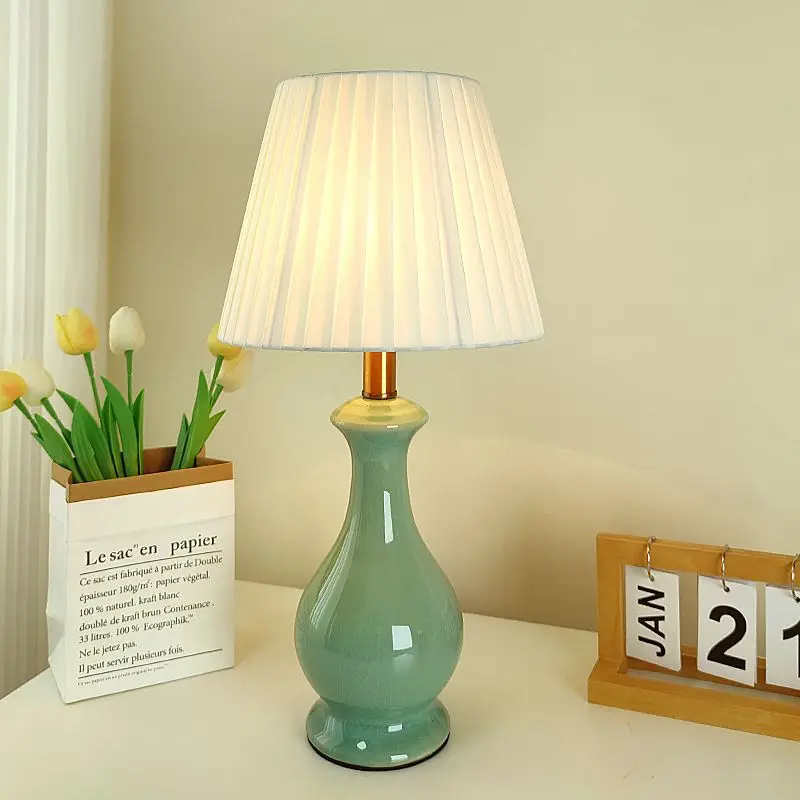 

Ceramic master bedroom table lamp household American simple retro Chinese ceramic high-end romantic warm wedding bedside lamp