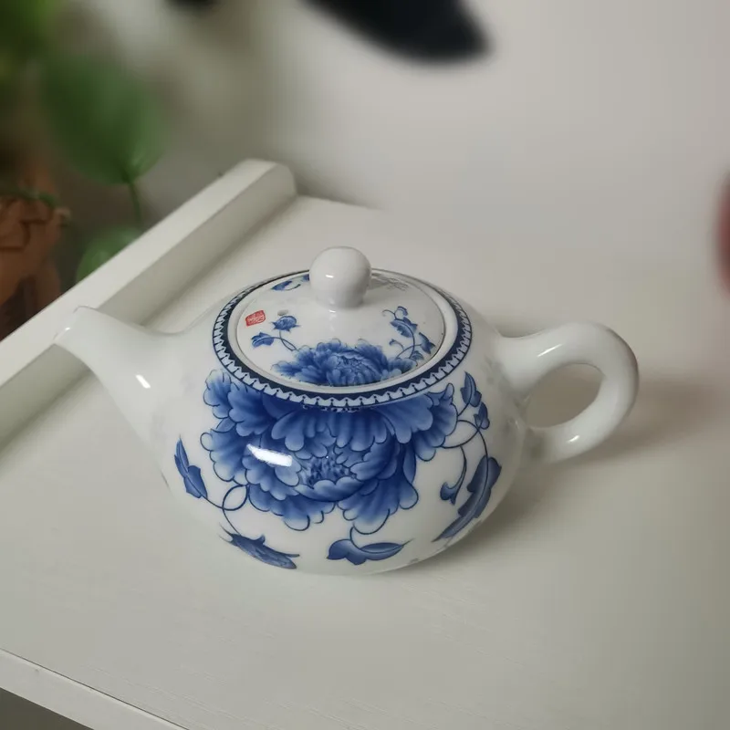 Jingdezhen-blue and white porcelain teapot, Chinese Kungfu tea set, household ceramic pot for Puer, service kettle, cute Teaware