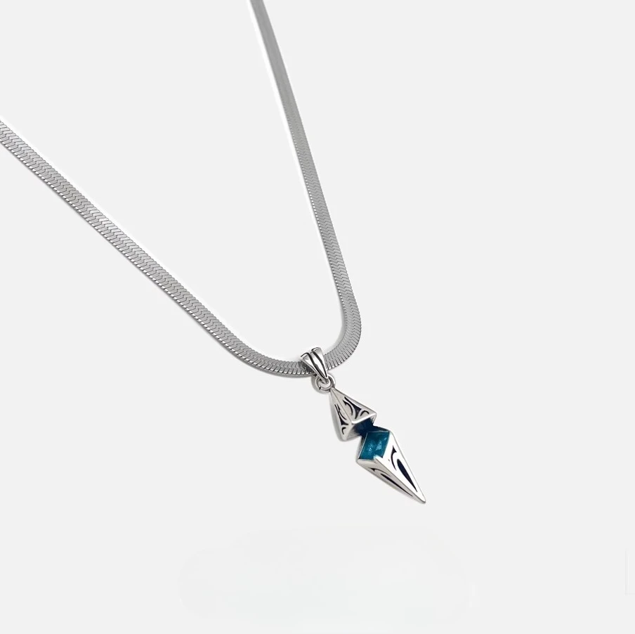 

New Titanium Steel Necklace Pendant, Zircon Unique Design High-end Trend Collarbone Sweater Chain