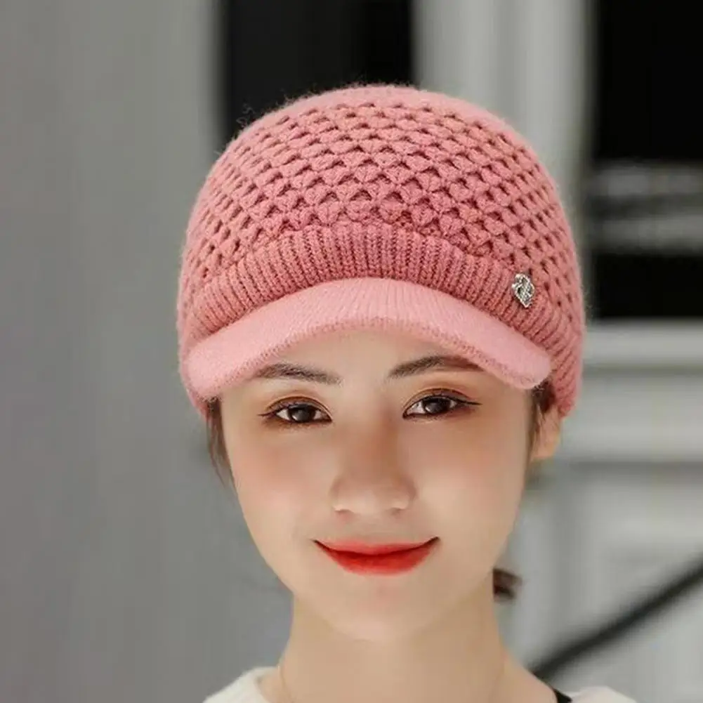 Cozy Fashion Winter Thermal Ladies Knit Cap Solid Color Ladies Hat Casual gorros Winter hat for Outdoor