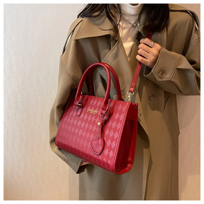 Fashion Large Capacity Women's Bag 2024 New Retro Simple Single-shoulder Diagonal Commuter Tote Bag With Commuter Tote Bag