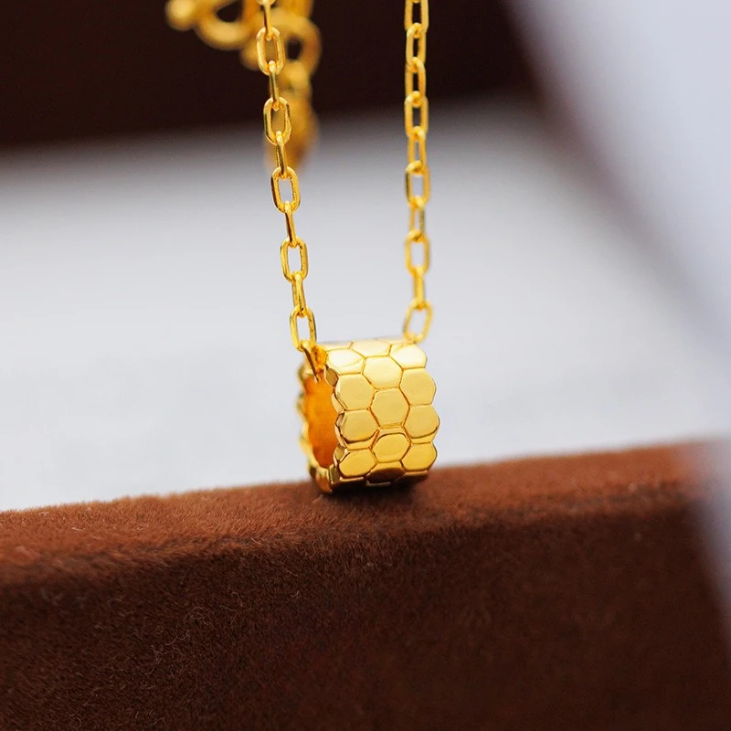 

Premium Kt18 Gold Color Honeycomb Shaped with Drill Zircon Necklace for Women's Girlfriend Fine Jewelry Necklace Chain Gifts