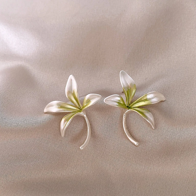 Neue Farbverlauf Grün-Silber Blumen-Ohrstecker Elegante Emaille Blumen-Ohrringe Trendiger Damenschmuck für Alltag Büro Dating – Detail 3