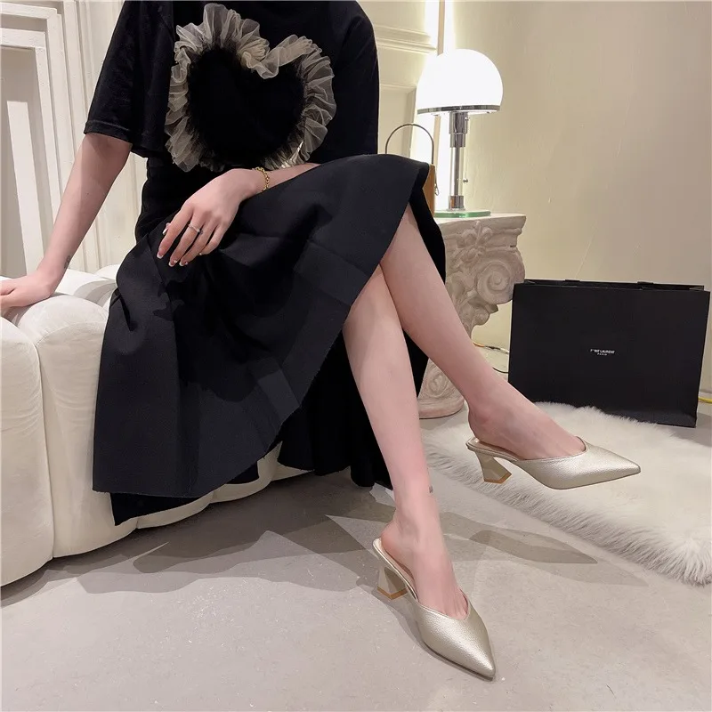 2025 Spring New Women's Fashionable Head Cover Sandals Pointed Toe Thick Heel Slippers Comfortable Breathable