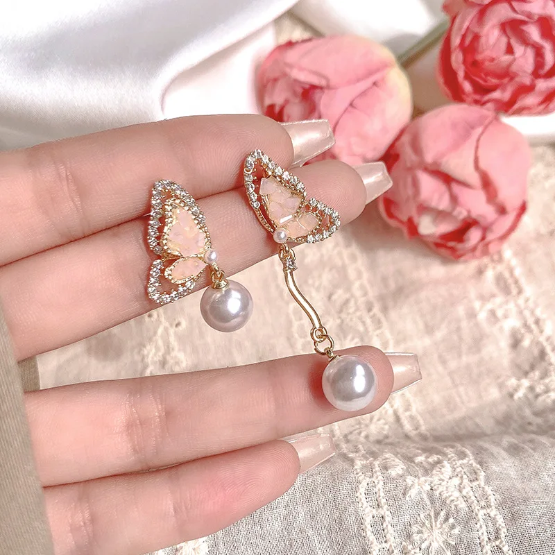 Trending Crystal Butterfly Drop Earrings New In 2024 Fashion Jewelry Party Girls Personality Asymmetric Korean Earring Wholesale